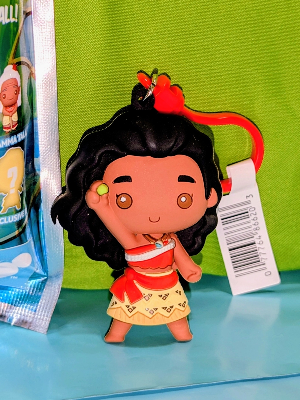 Moana w/Heart of Te Fiti Bag Clip Keychain (Series 2 blind bag Exclusive B)